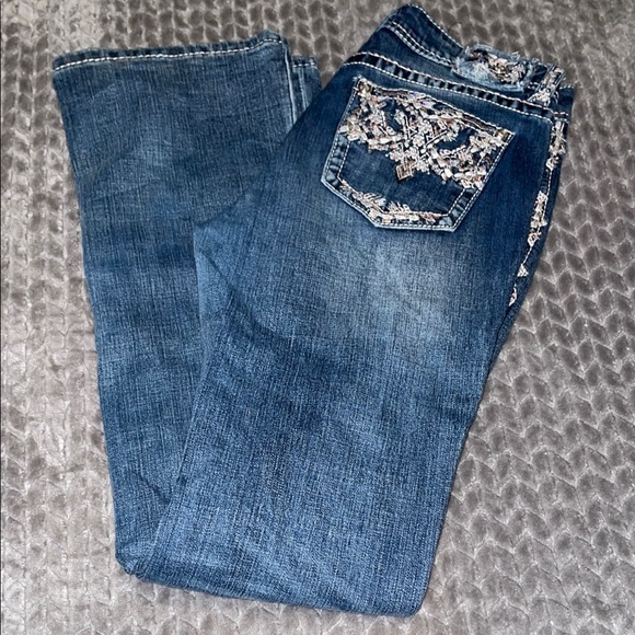 Grace in LA Easy Fit Jeans with Embroidered Pockets and belt loops.  Size 28 - Picture 1 of 12
